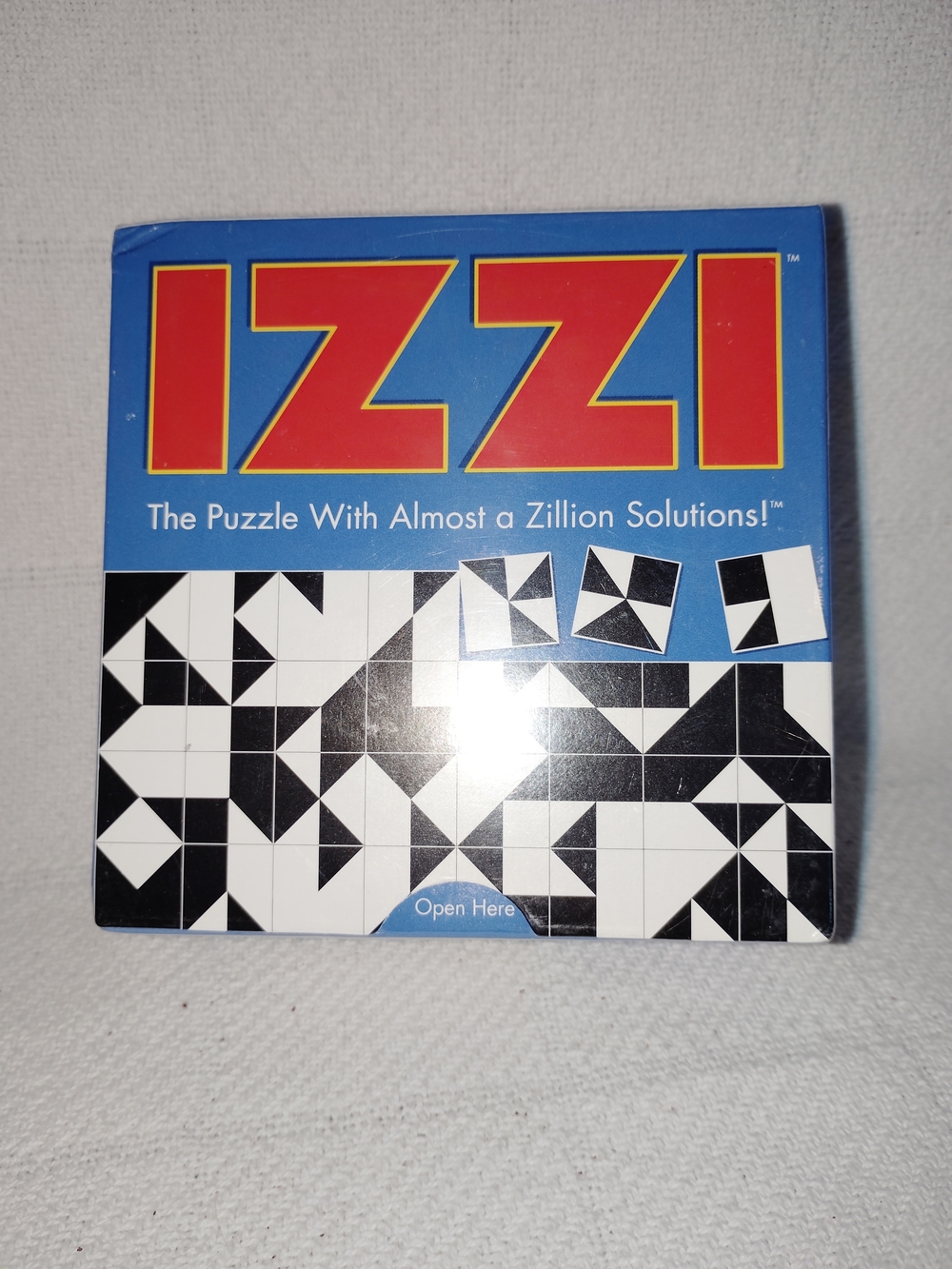 vintage Izzi Puzzle Game